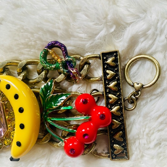 Betsey Johnson Statement Bracelet - Picture 4 of 6